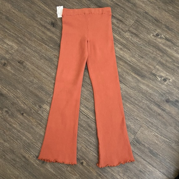 Good American Lettuce Edge Baby Flare Pants in Cinnamon Size 1/2 NWT - Picture 9 of 9